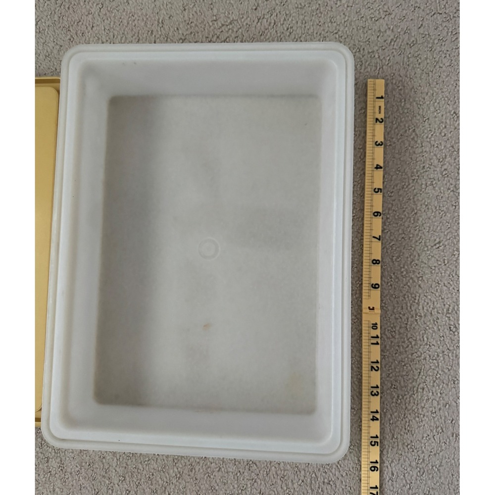 TUPPERWARE Vintage Rectangular Cake Taker Harvest Gold w/Handle/Lid Container - Picture 8 of 11